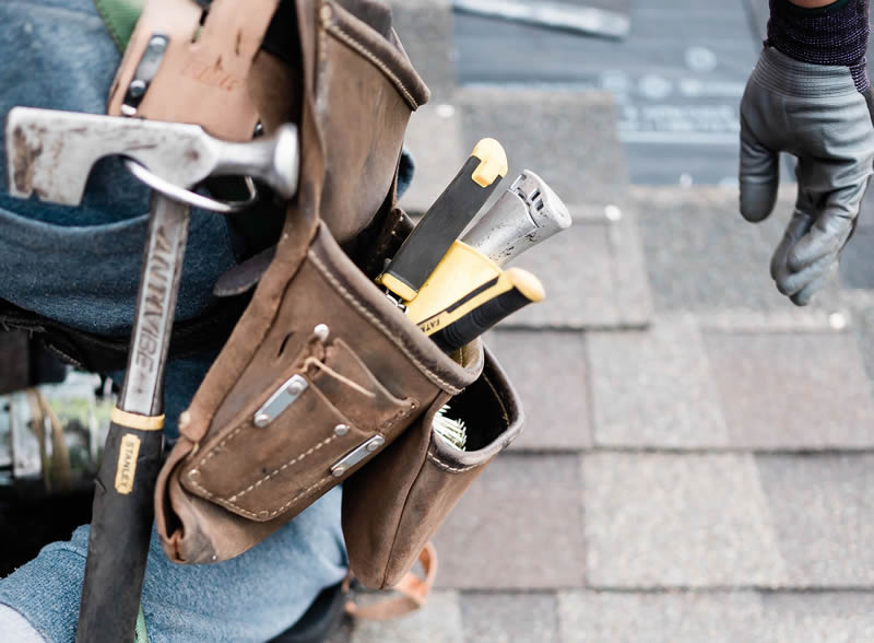 calgary-roofing-tool-belt-6 Up close photo of our roofer's tool belt